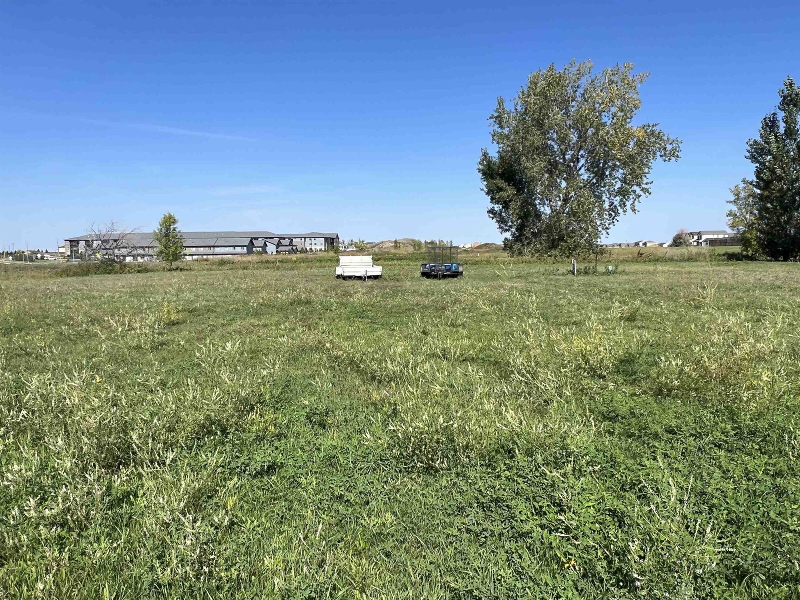 Property Photo:  914 26th Ave NW  ND 58703 