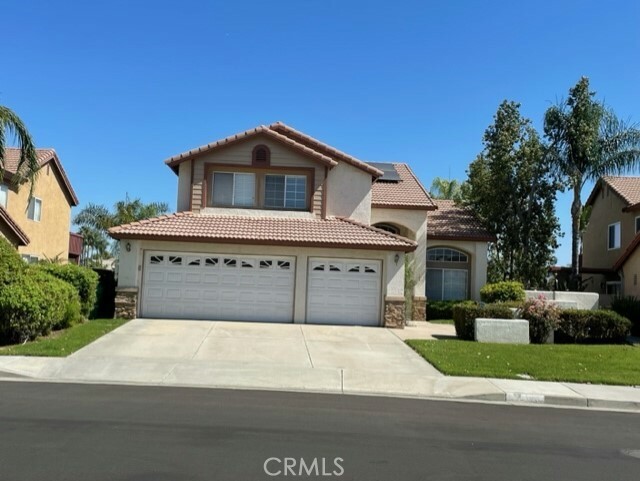 Property Photo:  25850 Calle Agua  CA 92551 