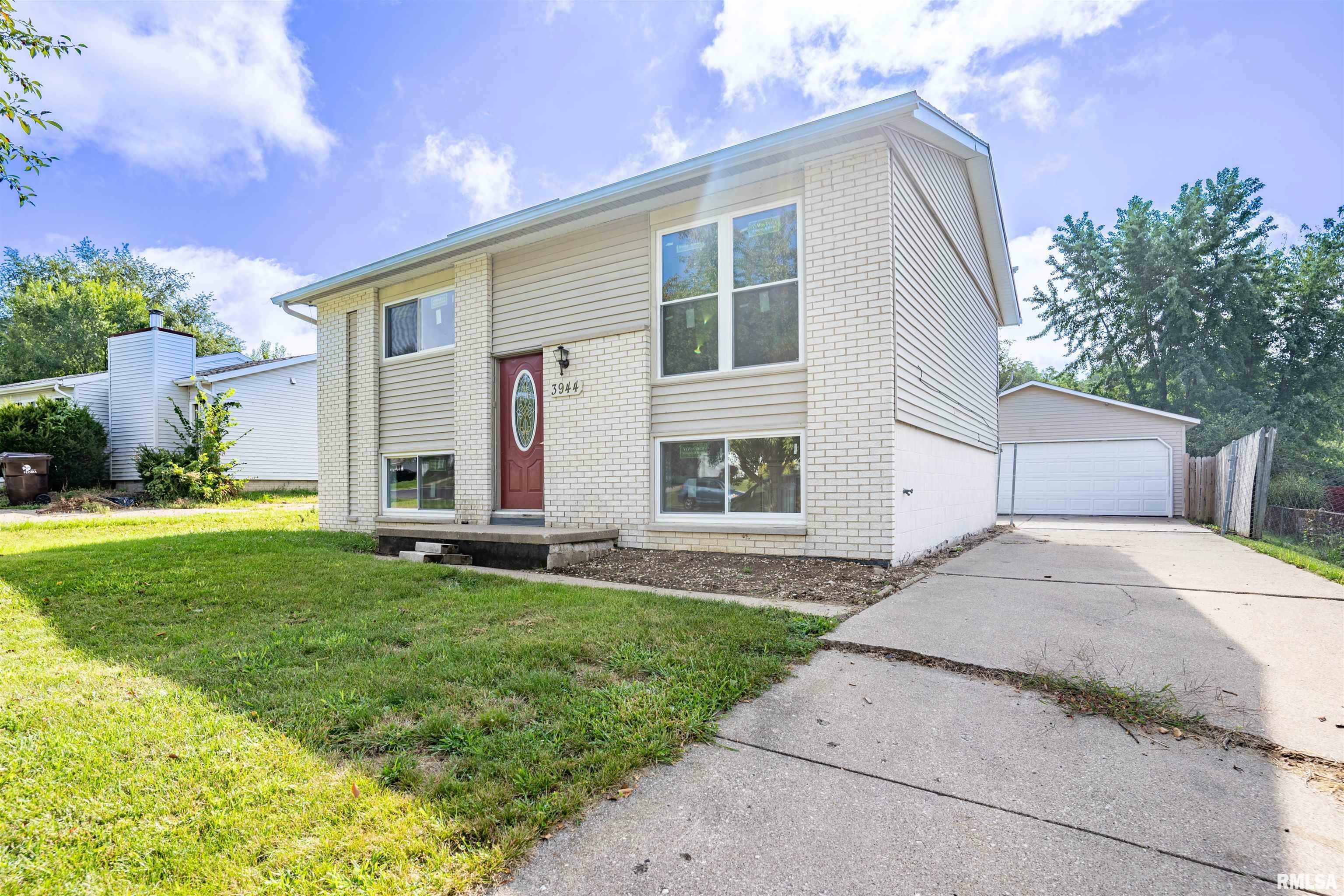 Property Photo:  3944 W Creighton Terrace  IL 61615 