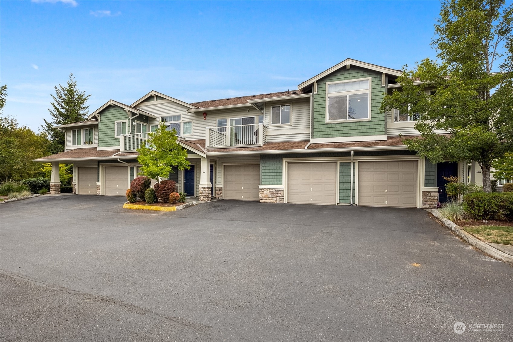 Property Photo: 1031 61st Street SE 104 WA 98092