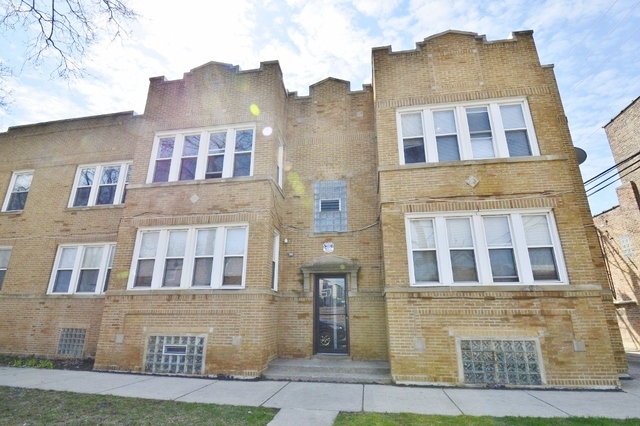 Property Photo:  3945 W Schubert Avenue 2E  IL 60647 