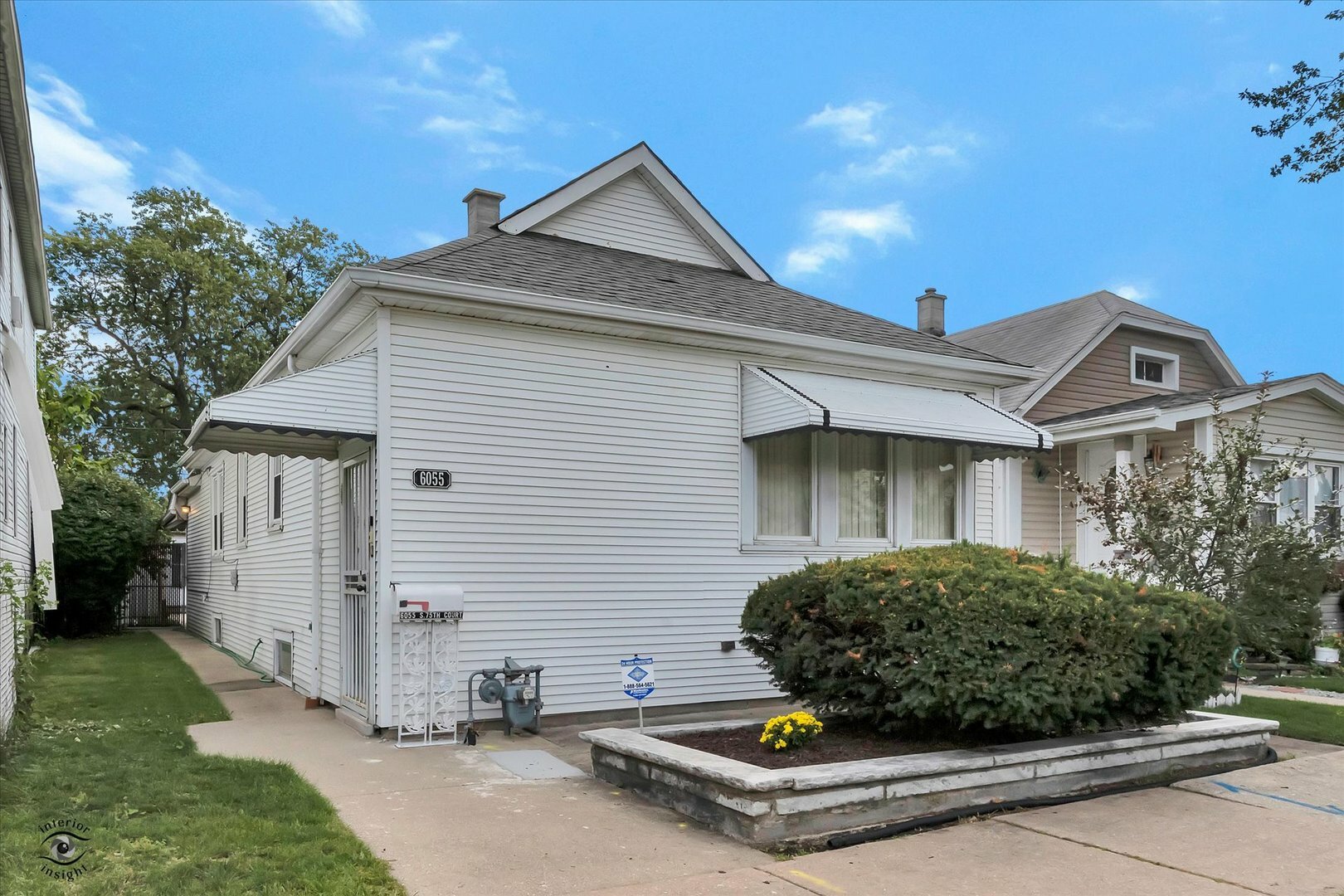 Property Photo:  6055 S 75th Court  IL 60501 