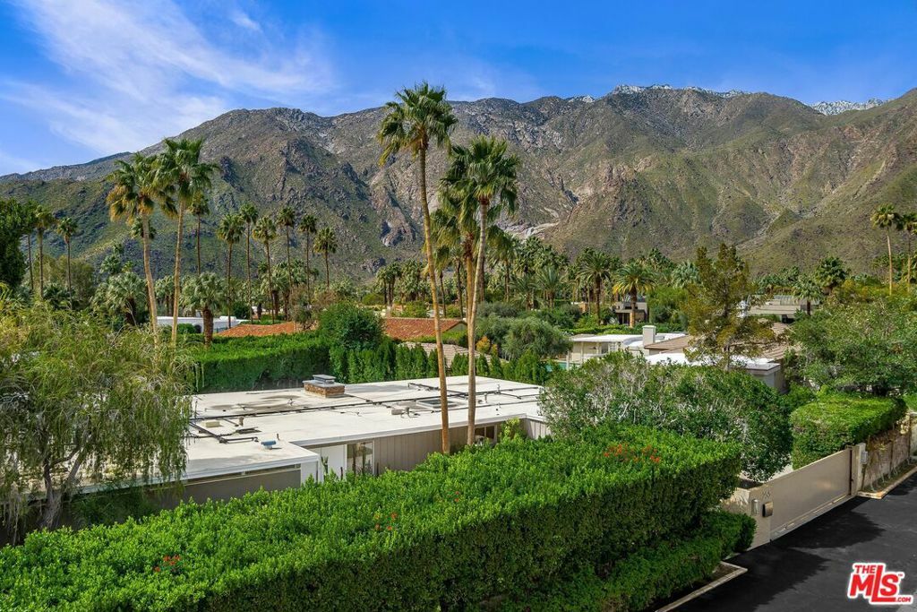 Property Photo: 255 N Via Las Palmas CA 92262