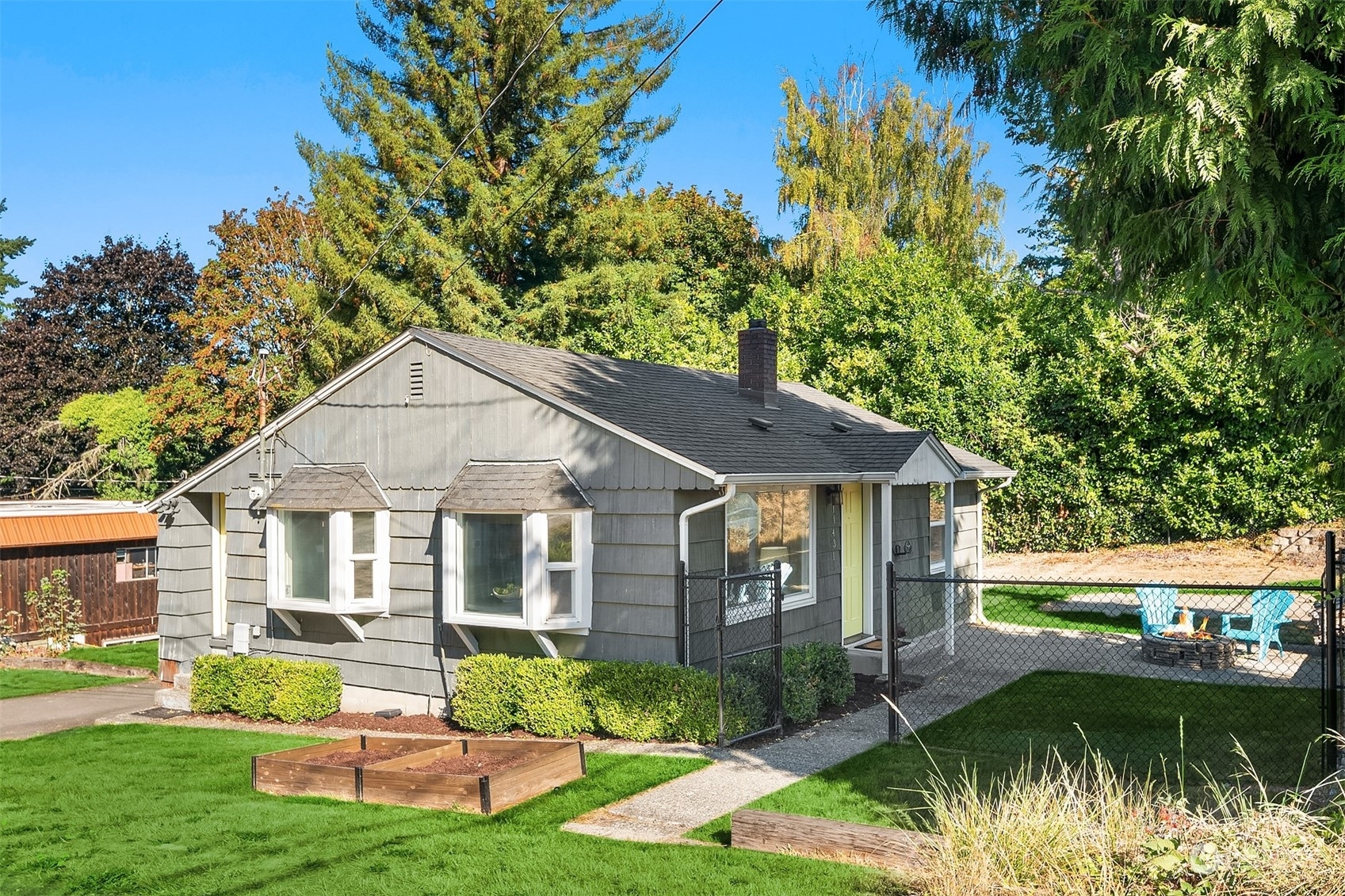 Property Photo: 11431 12th Avenue S WA 98168