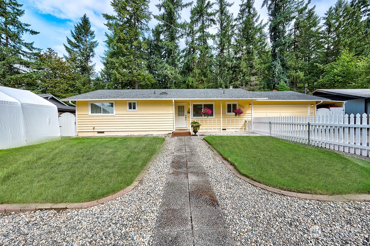 Property Photo:  18826 SE 244th Place  WA 98042 