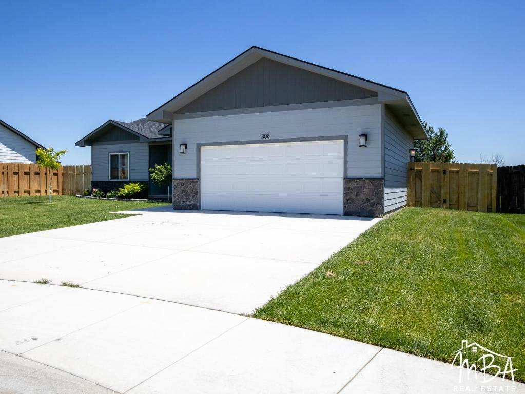 Property Photo:  308 Park View Drive  KS 67846 