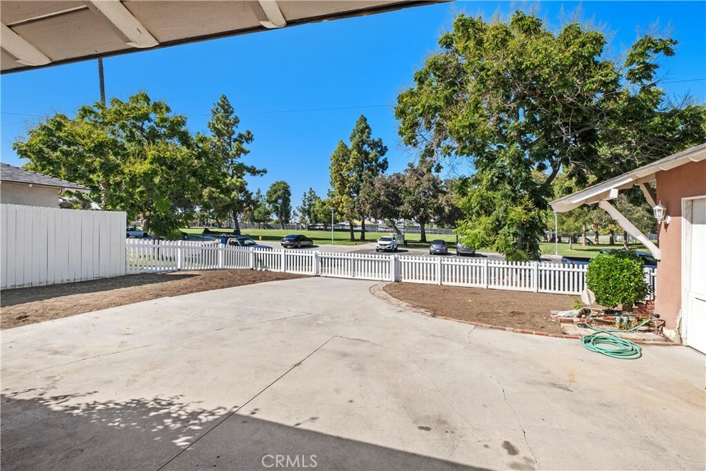 Property Photo: 2532 E Underhill Avenue CA 92806