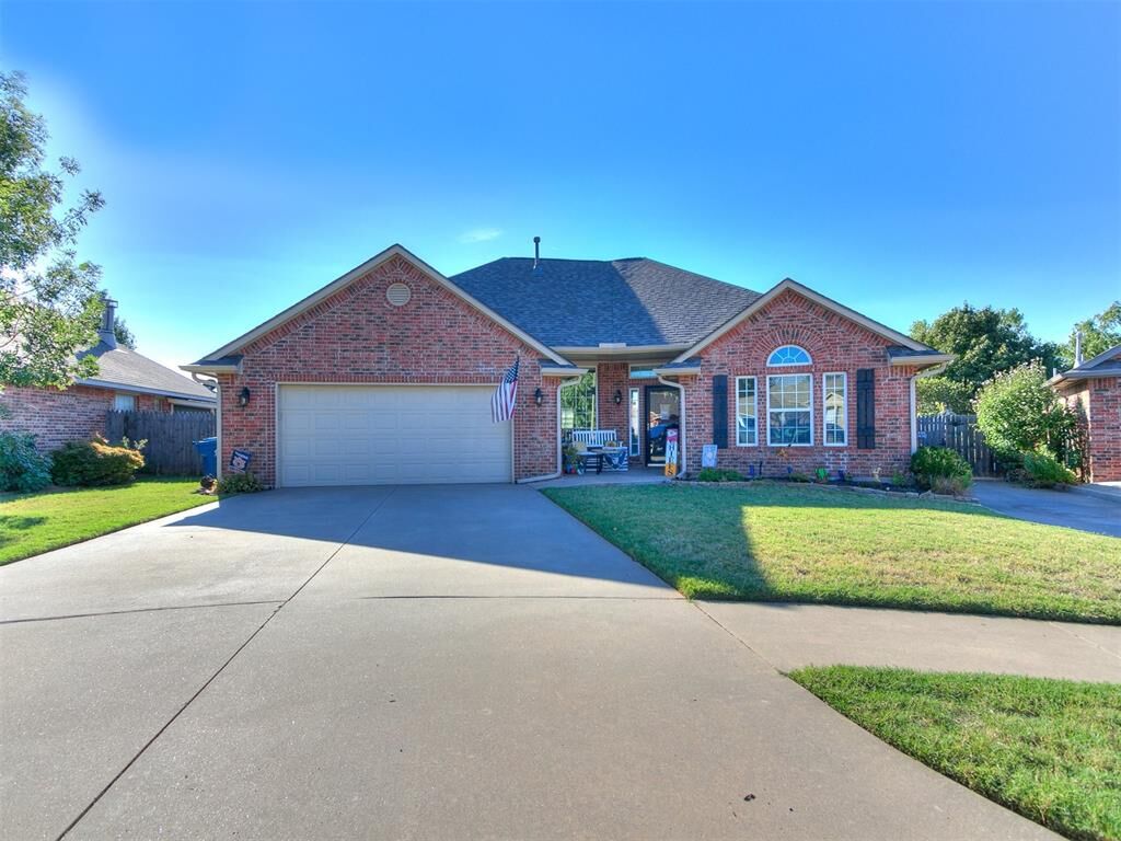 Property Photo: 111 Westend Court OK 73089