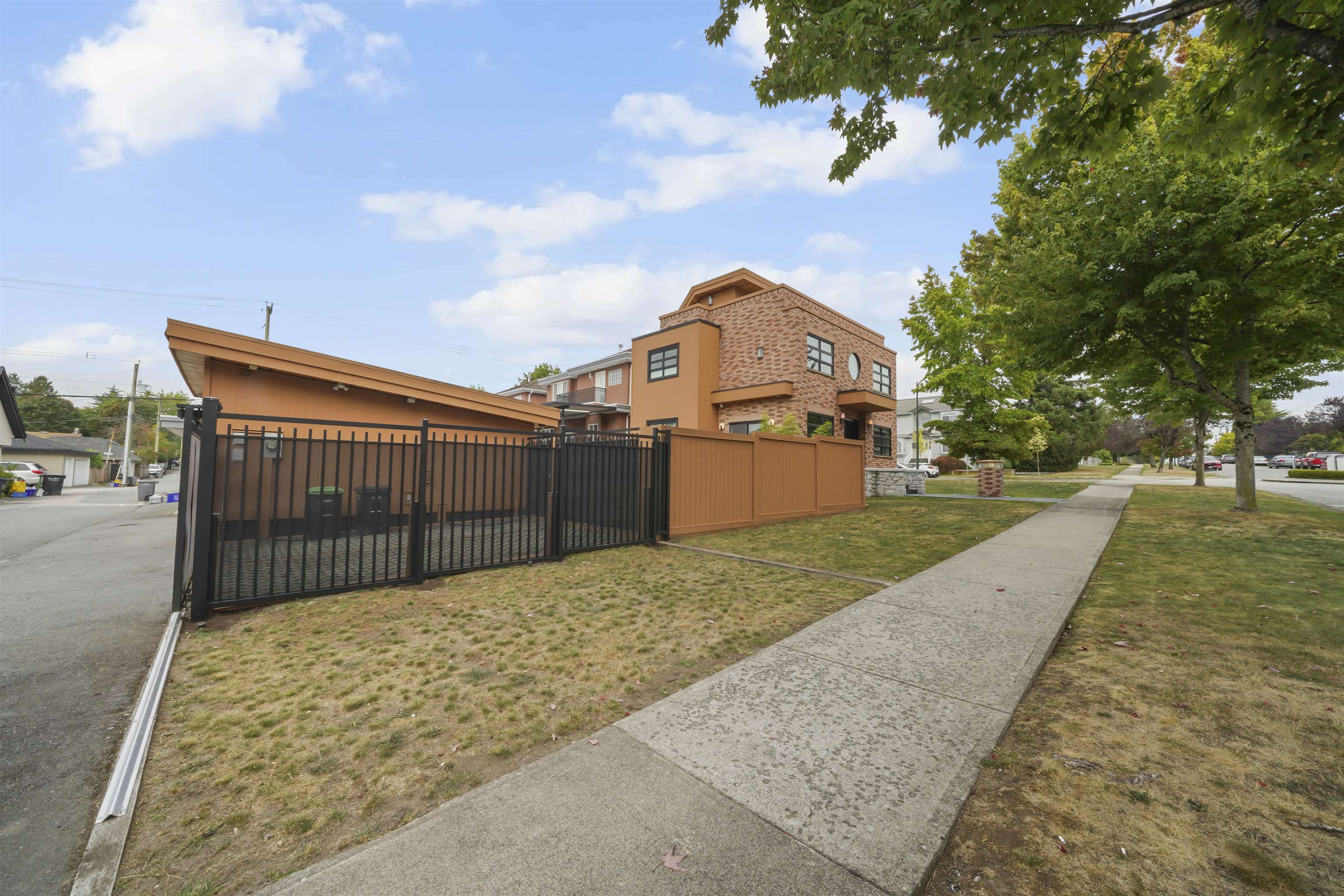 Property Photo: 6733 Vivian Street BC V5S2T7