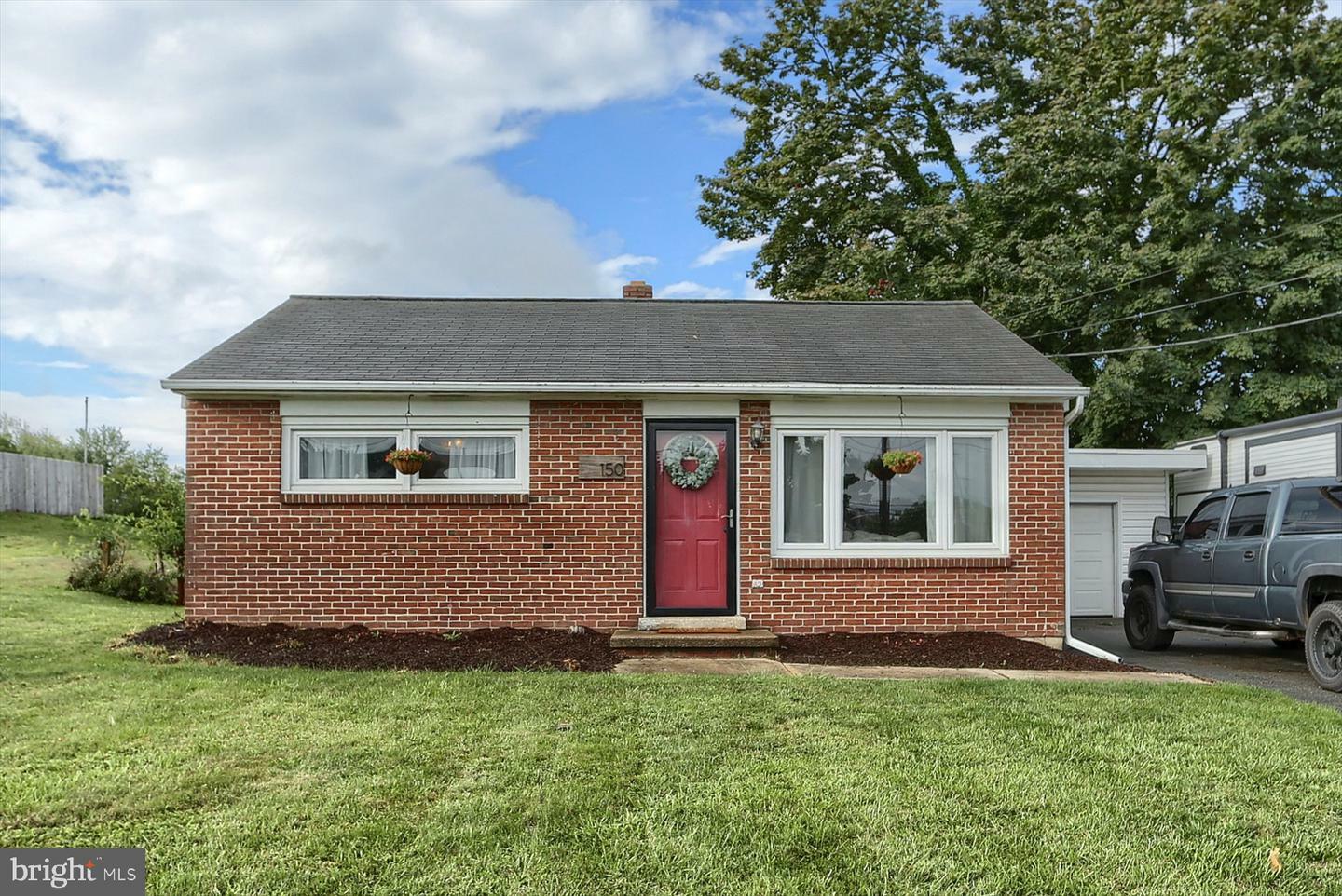 Property Photo:  150 Anchor Road  PA 17022 