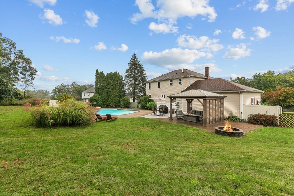 Property Photo:  20 Fox Run Road  MA 02019 