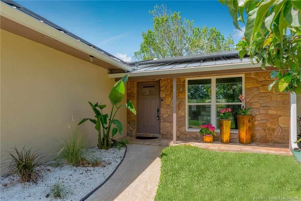 Property Photo: 308 SW Dyer Drive FL 34994