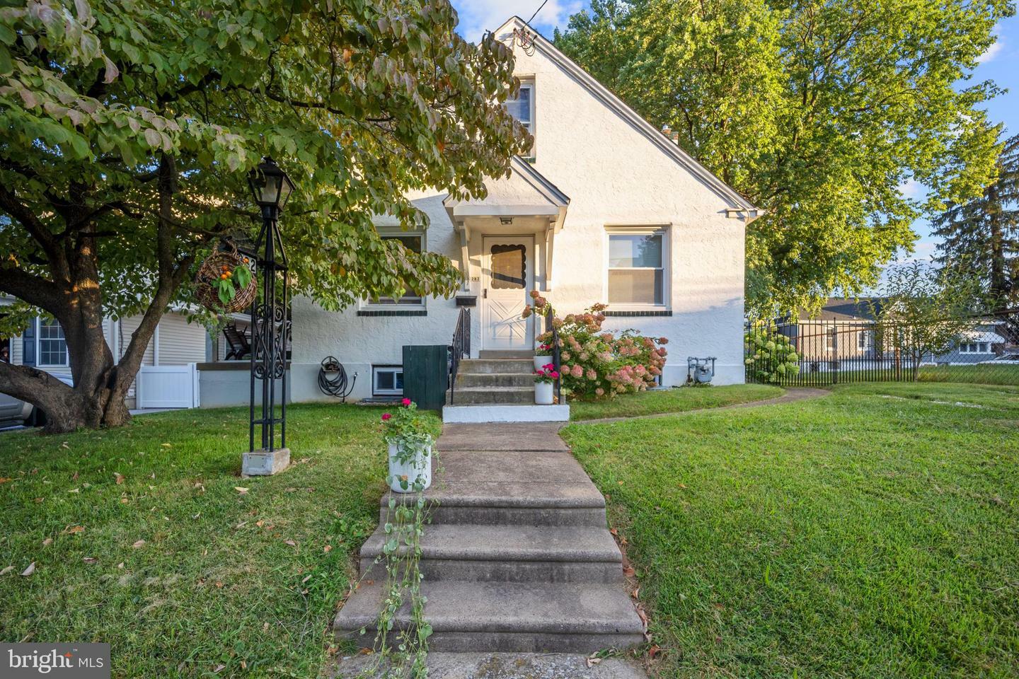 Property Photo:  282 Davis Avenue  PA 19018 