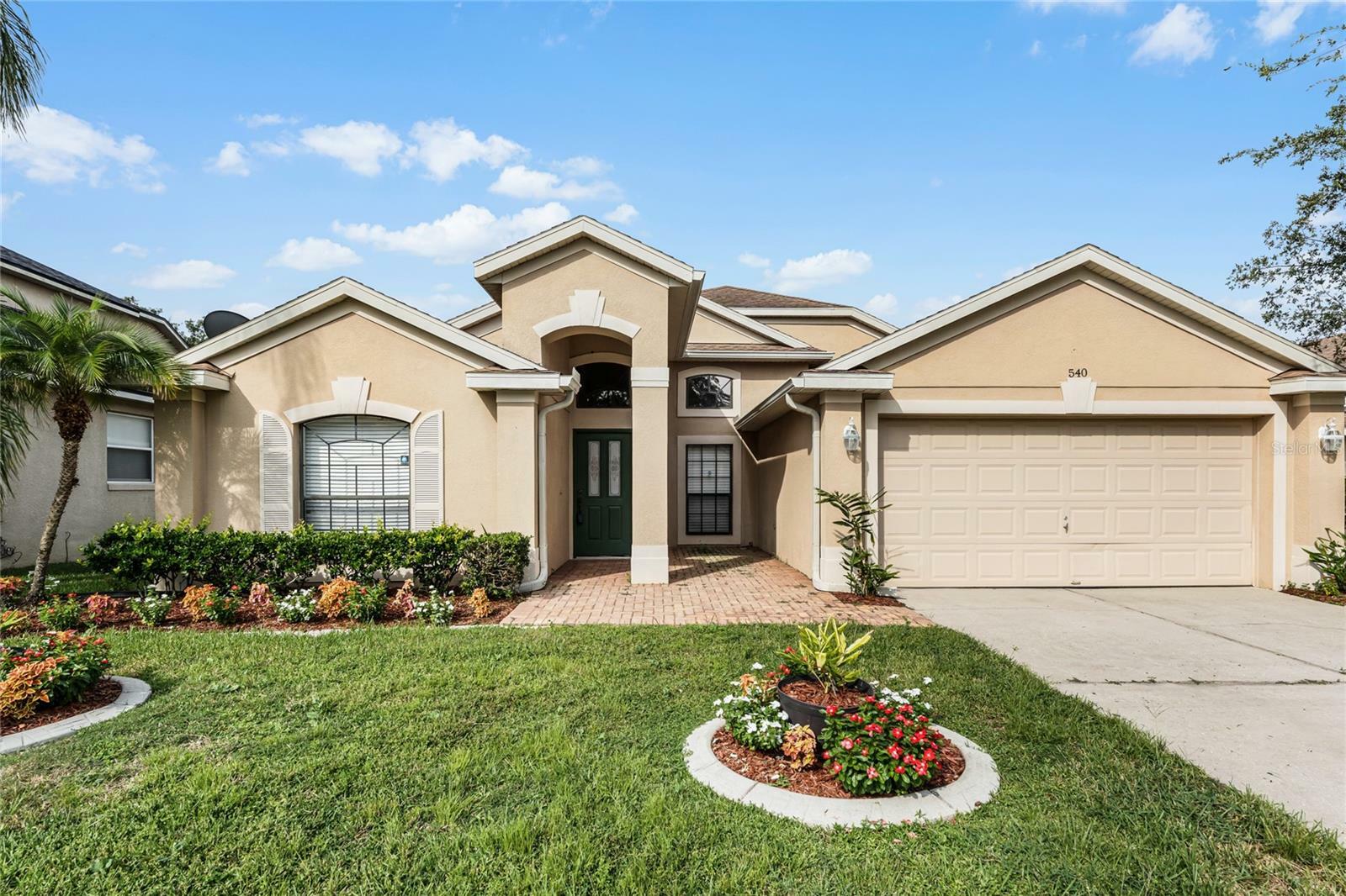 Property Photo: 540 Canary Island Court FL 32828