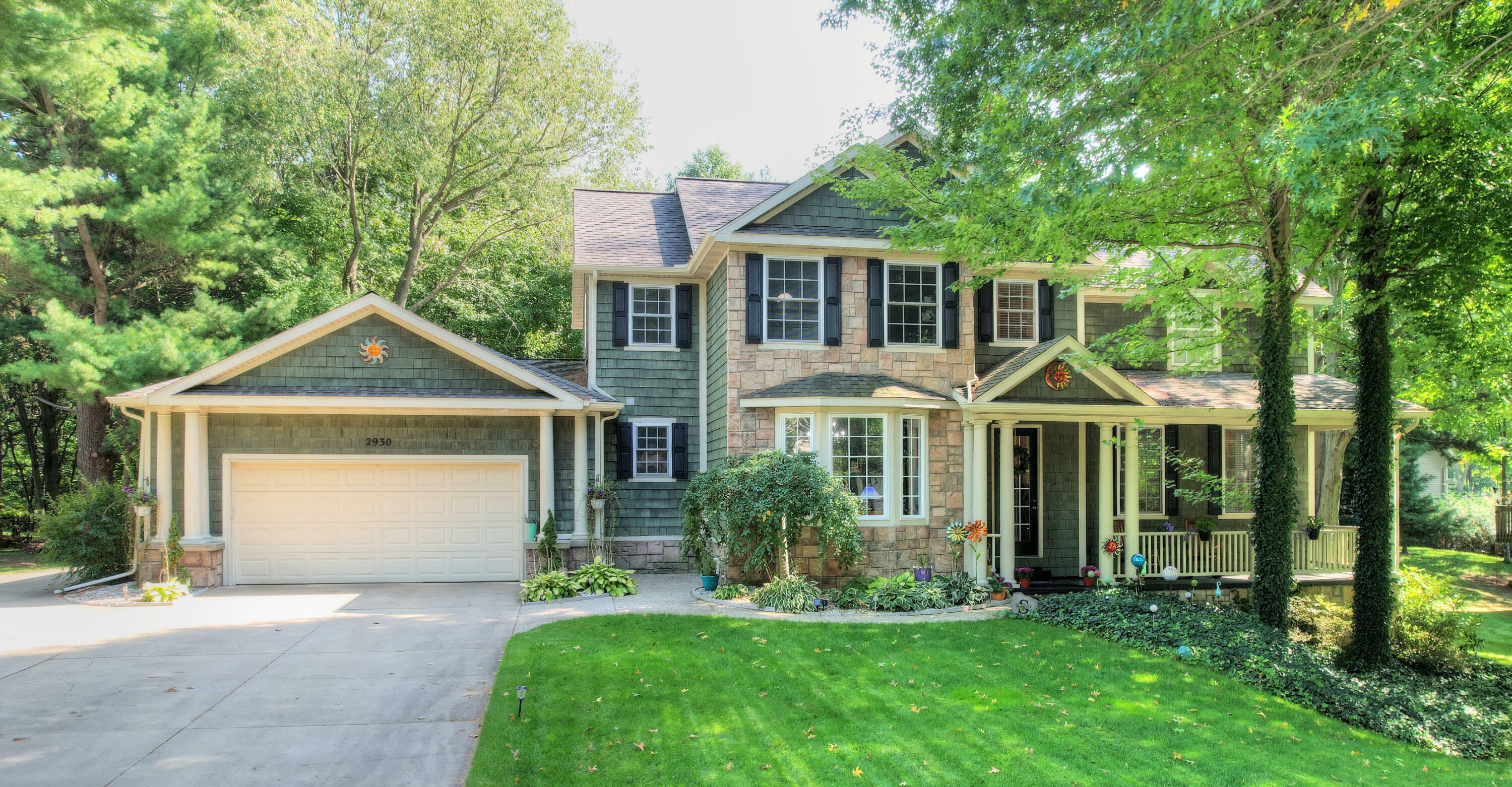 Property Photo:  2930 Brookwind Drive  MI 49424 