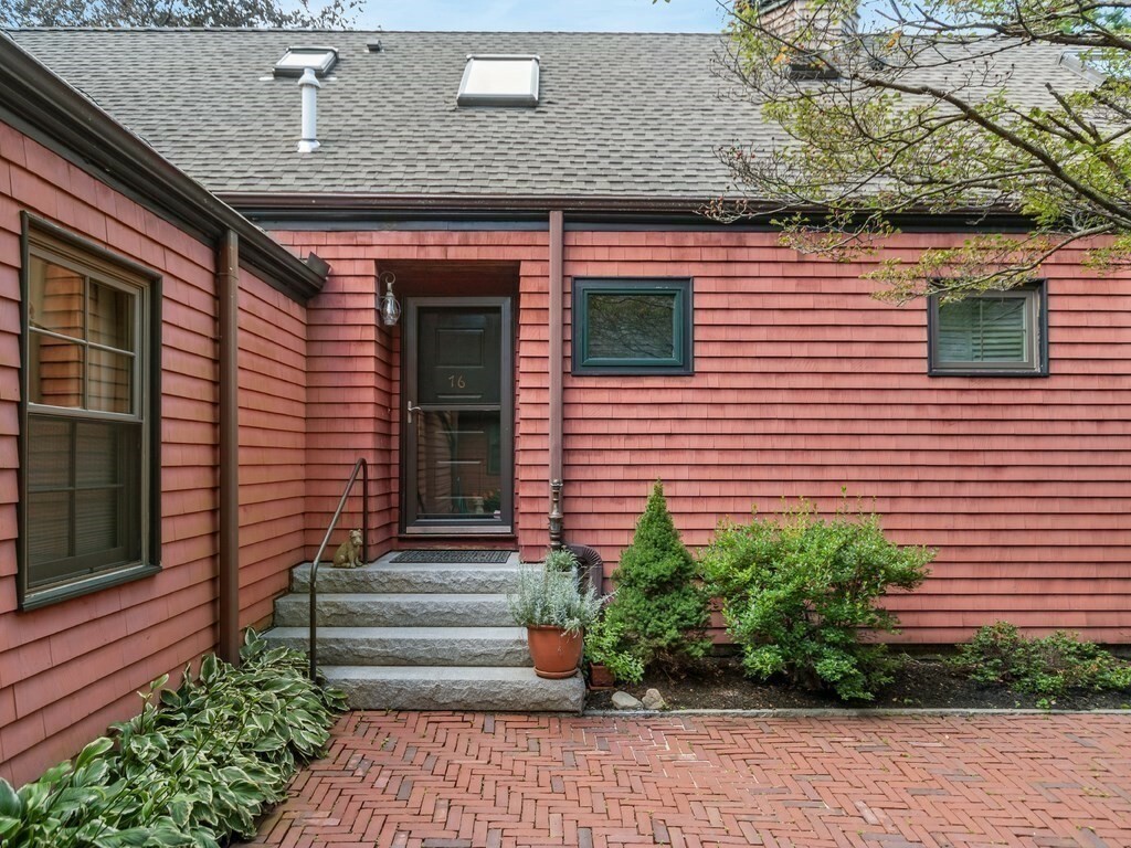 Property Photo:  76 Ober Rd 76  MA 02459 