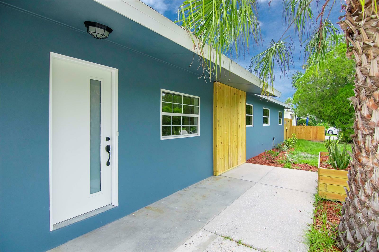 Property Photo:  3708 W Tyson Avenue  FL 33611 