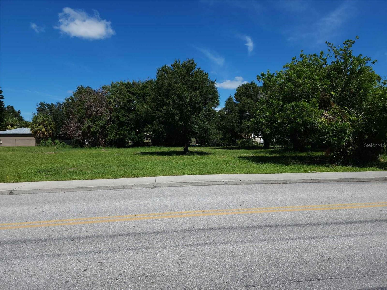 Property Photo:  612 13th Avenue W  FL 34205 