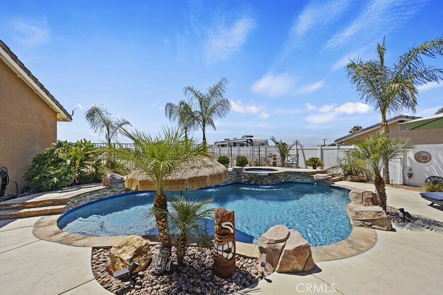 Property Photo:  2876 Walking Horse Ranch Drive  CA 92860 