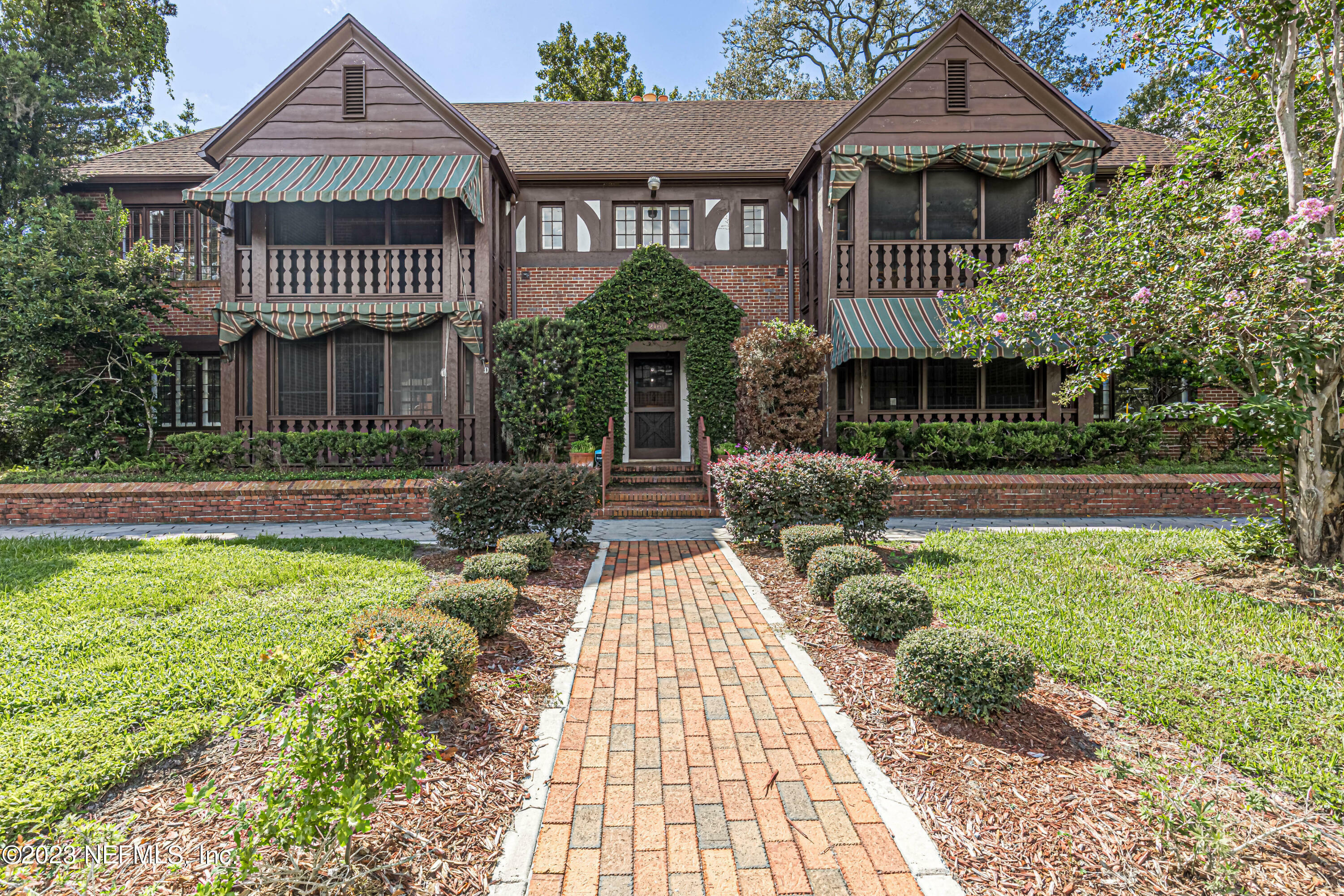 Property Photo: 2160 Forbes Street B FL 32204