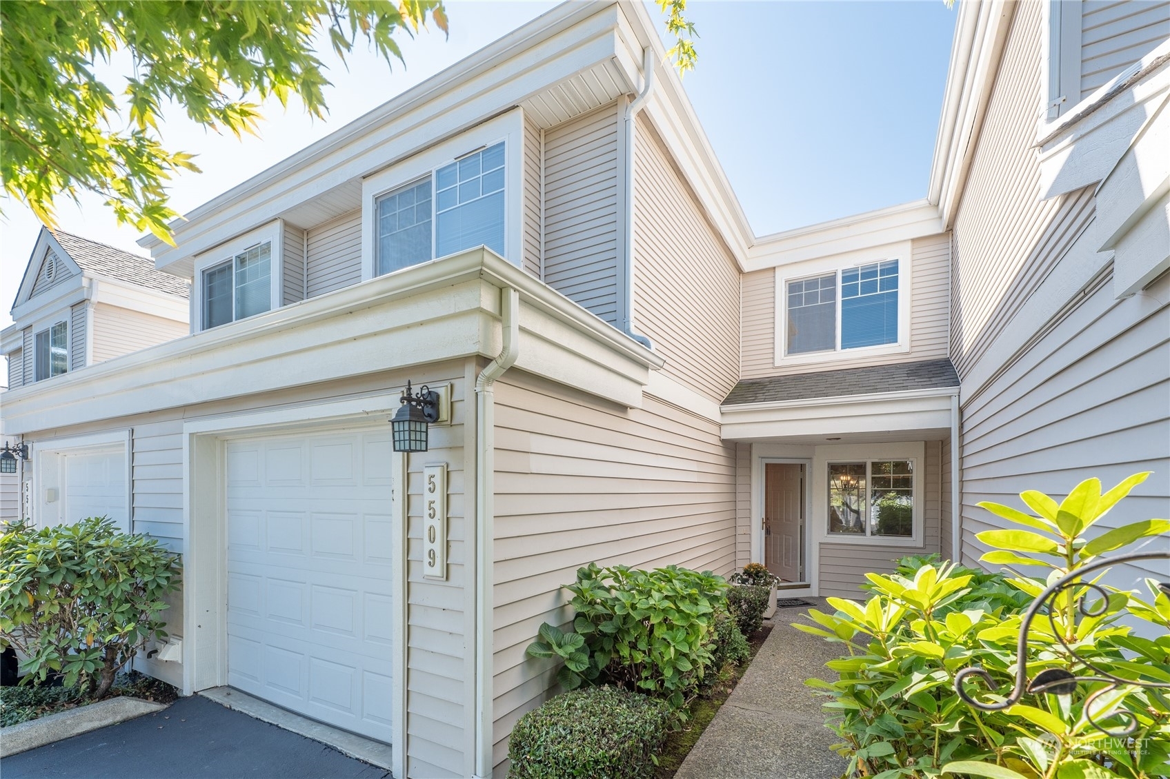 Property Photo: 5509 S 237th Place WA 98032