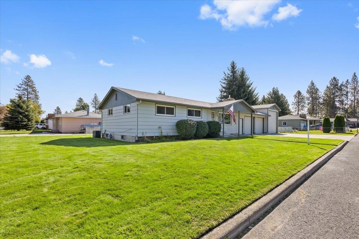 9304 N Washington St  Spokane WA 99218 photo