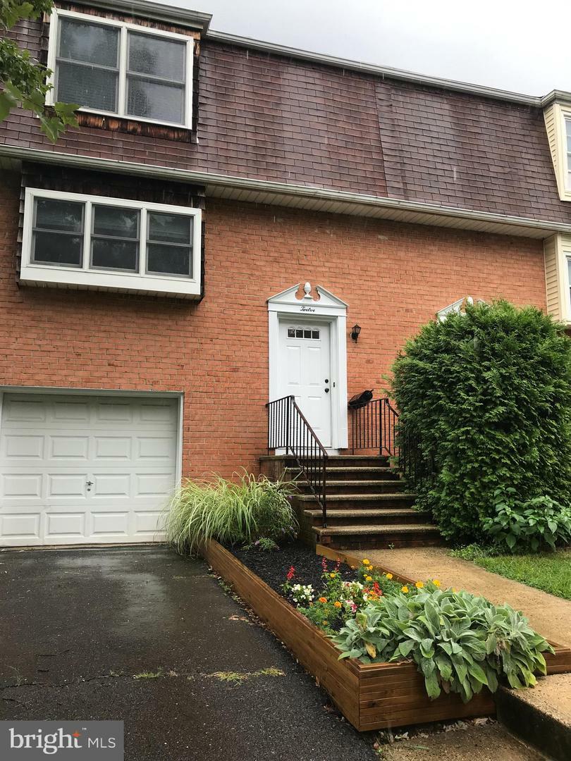 12 Featherbed Court  Lawrenceville NJ 08648 photo