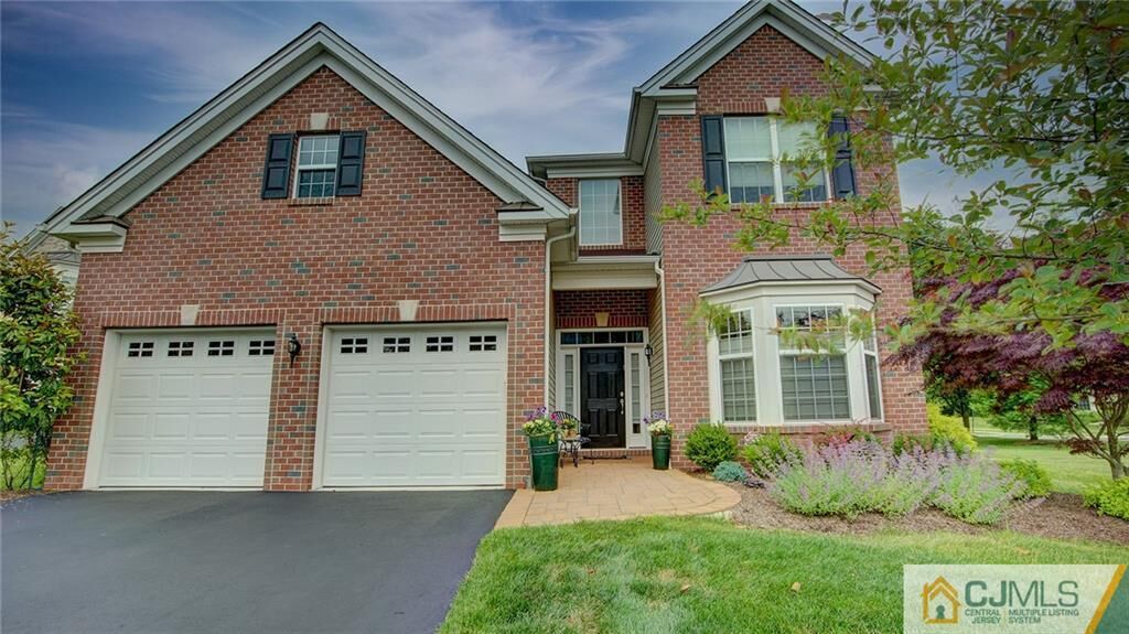 Property Photo:  4 Huntington Court  NJ 08824 