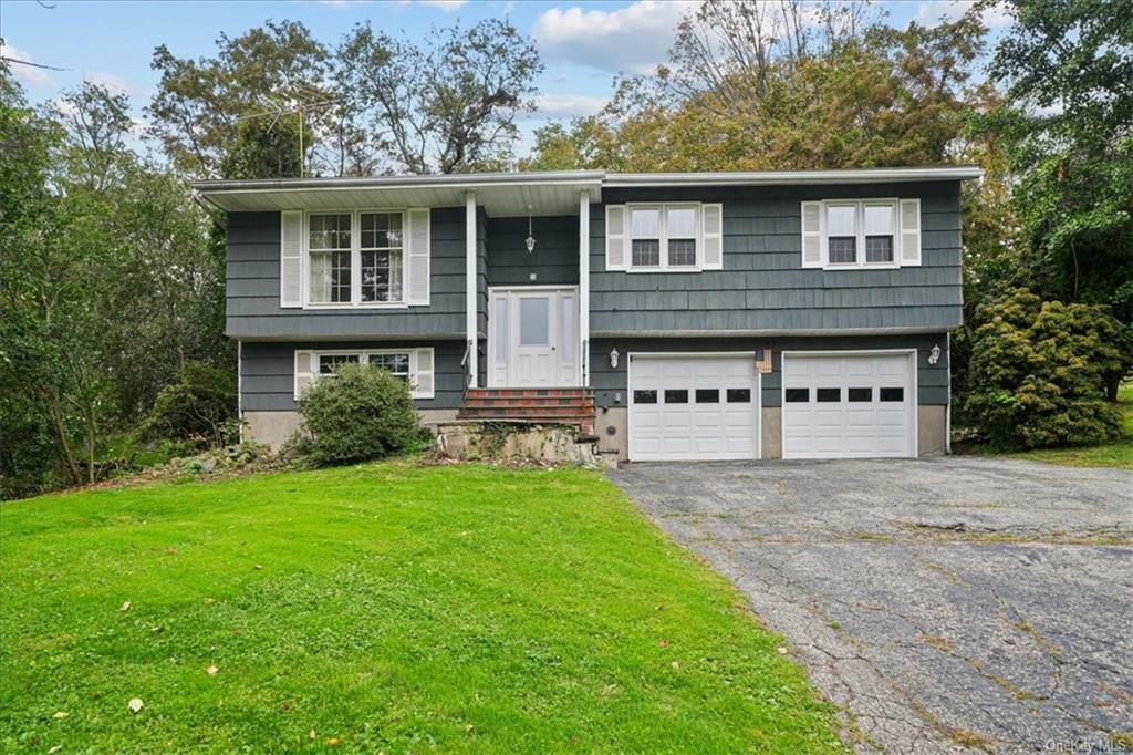 Property Photo:  11 Emerald Lane  NY 10541 