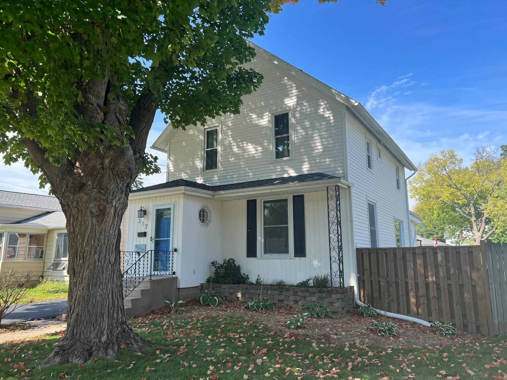 317 W Madison St.  Belvidere IL 61008 photo