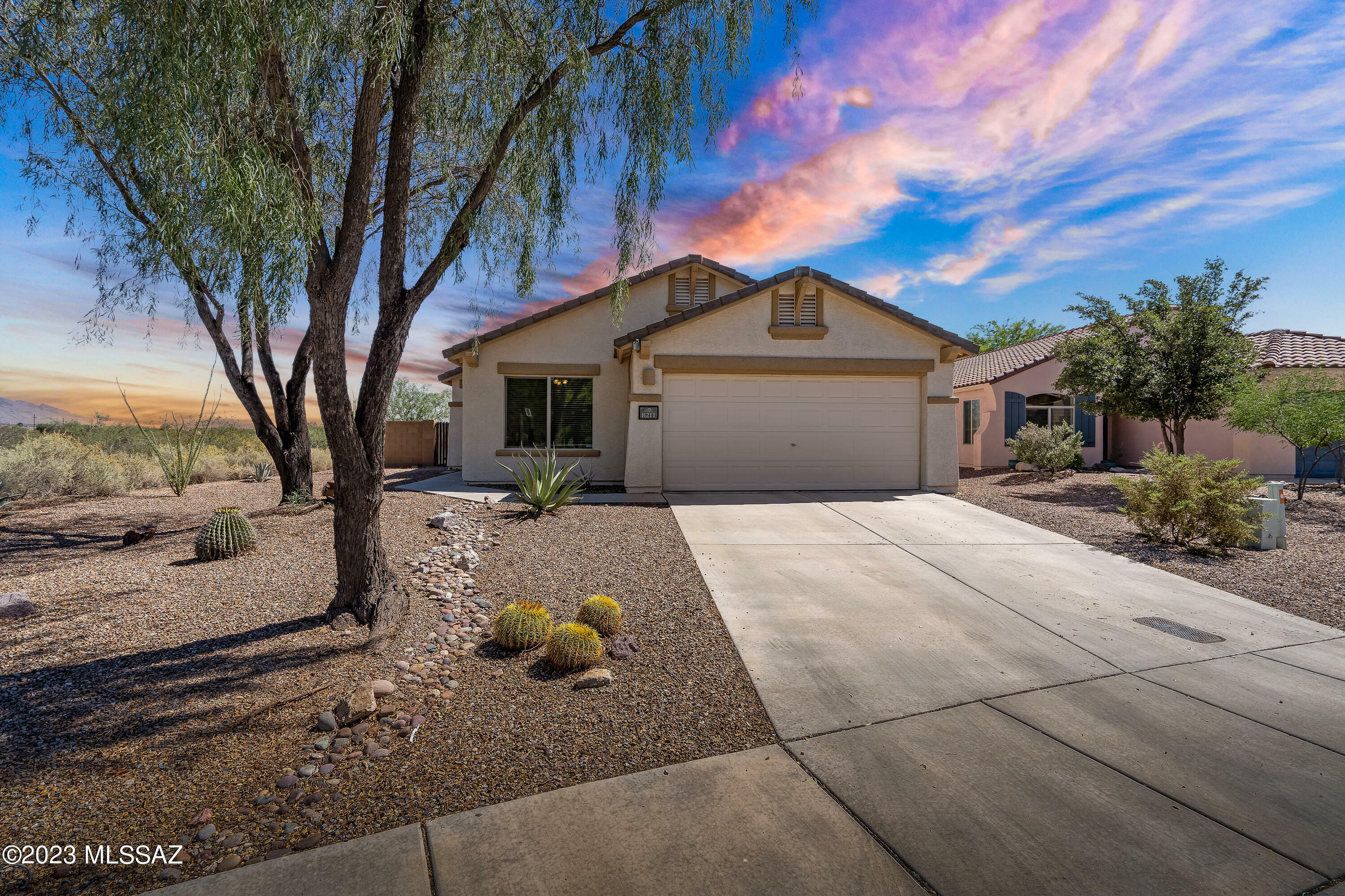 Property Photo:  8211 W Opal Moon Court  AZ 85743 