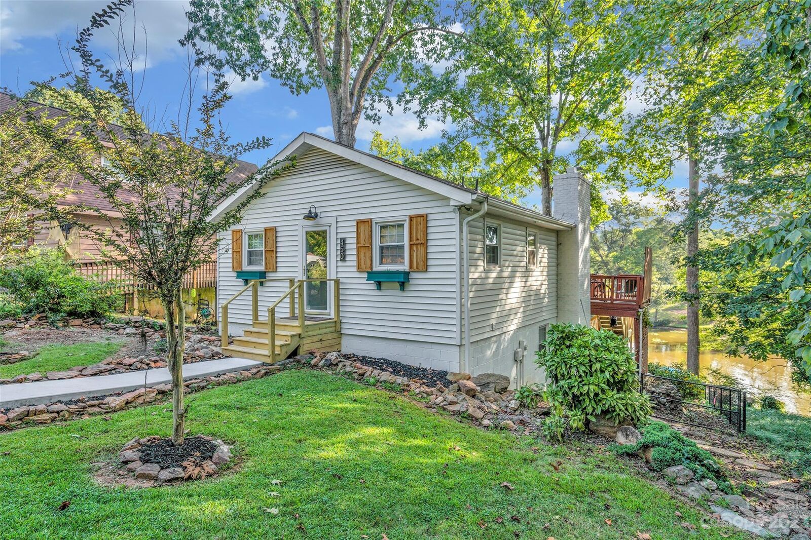 Property Photo:  450 Narrow Circle  SC 29349 
