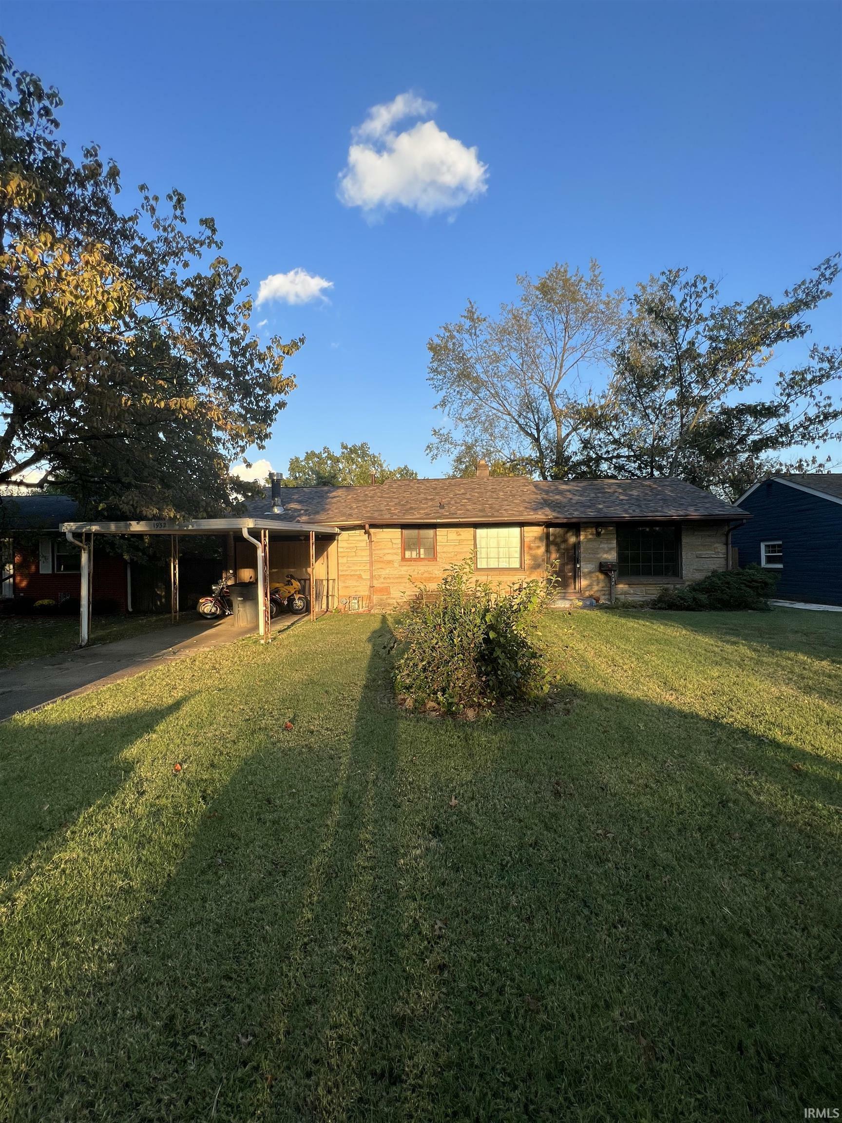 Property Photo: 1932 S Walnut Lane IN 47714