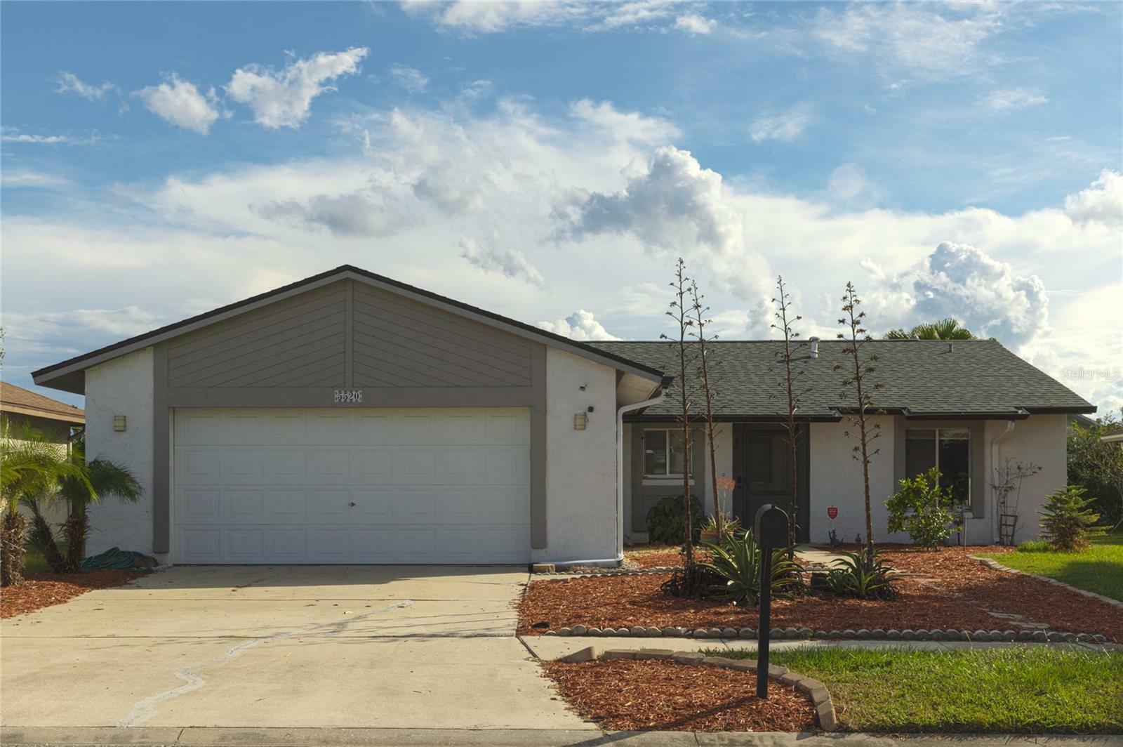 Property Photo:  5520 Silent Brook Drive  FL 32821 