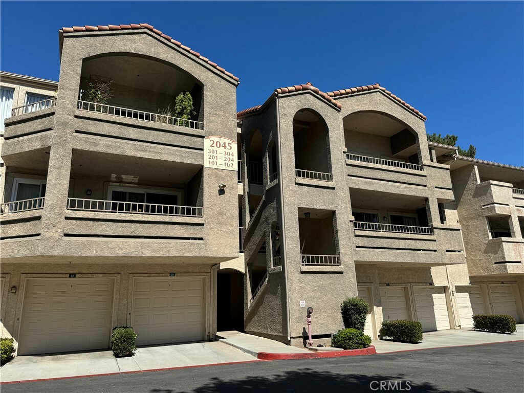 Property Photo:  2045 Las Colinas Circle 203  CA 92879 