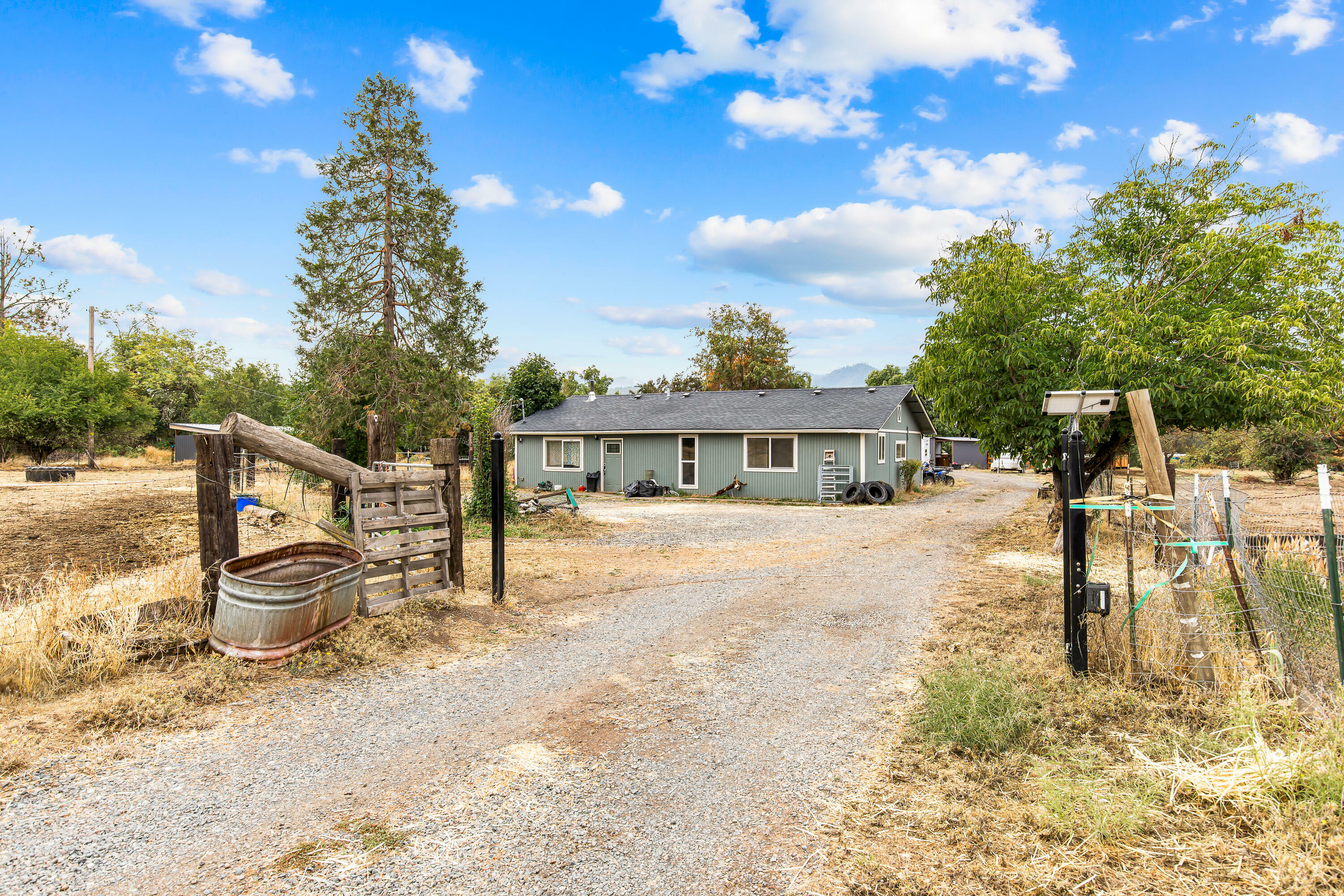 Property Photo:  11599 Blackwell Road  OR 97502 