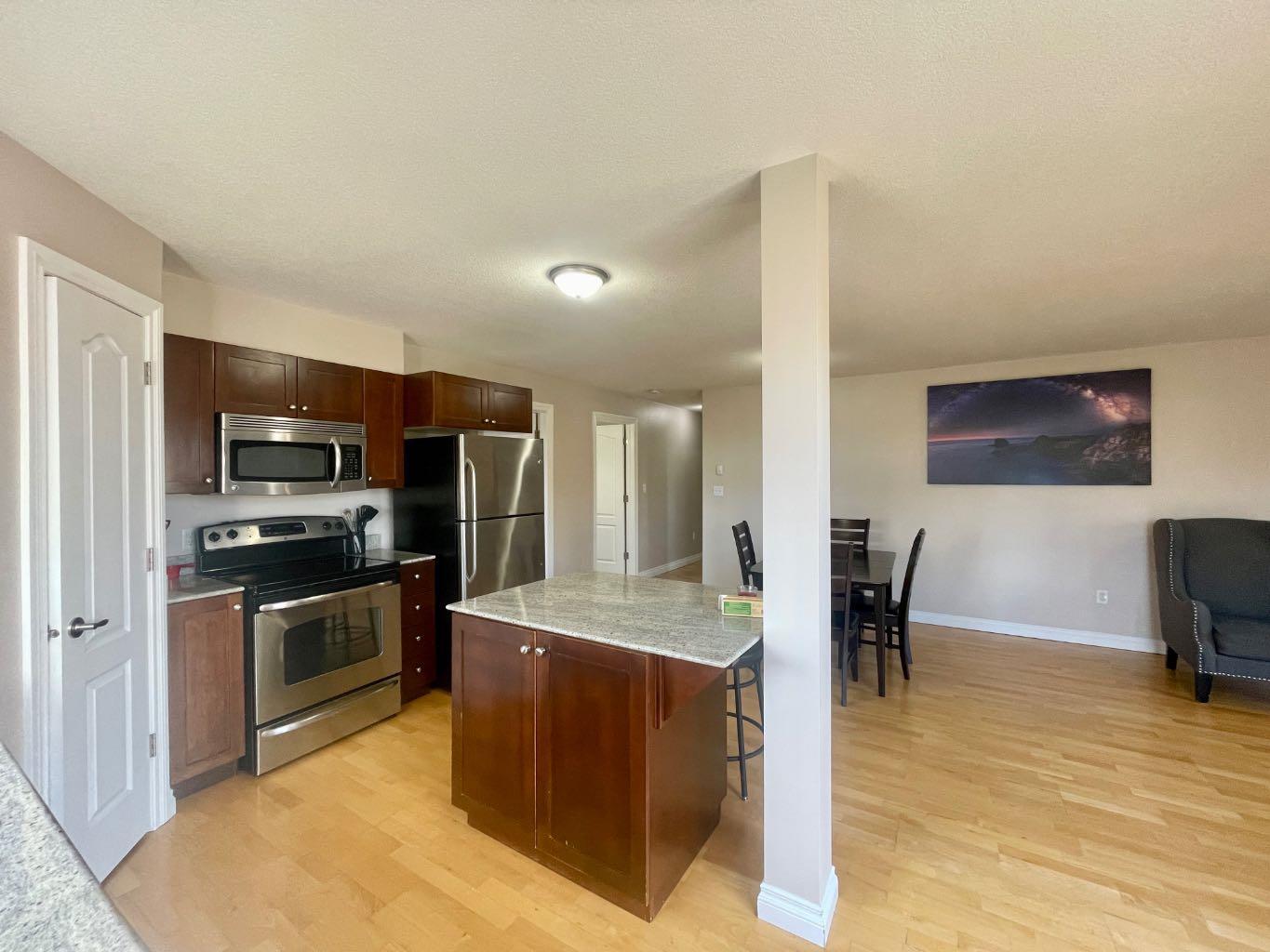 Photo de la propriété:  5037 7 Avenue 401  AB T7E 0A8 