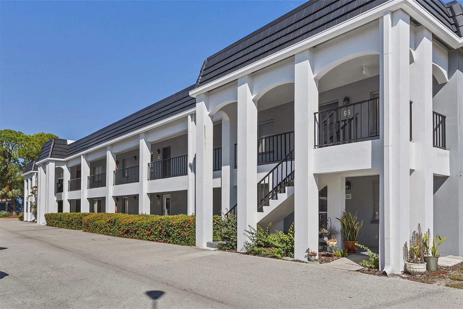 Property Photo:  8651 10th Street N 204  FL 33702 