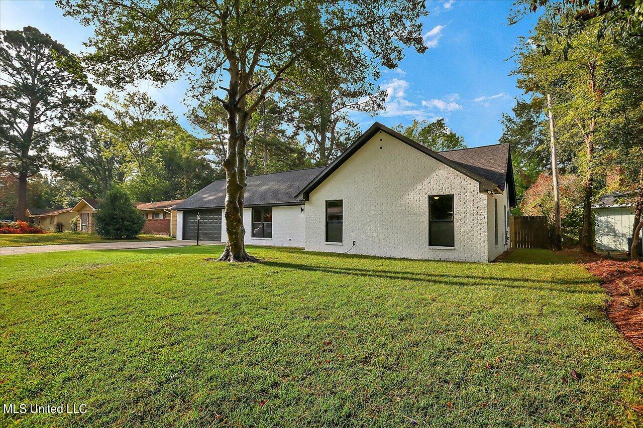 Property Photo:  5107 Parkway Drive  MS 39211 