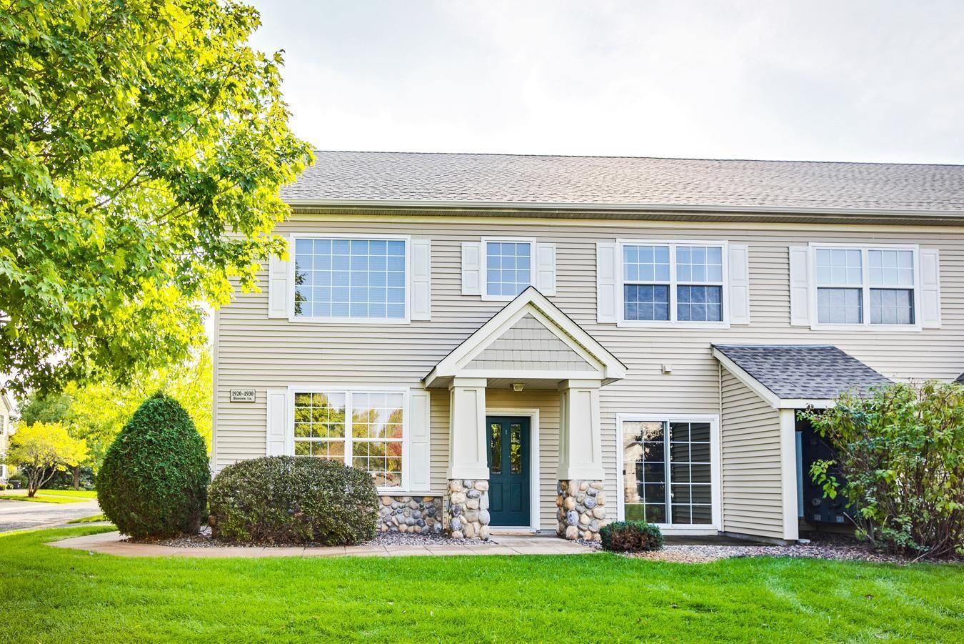Property Photo:  1920 Bluestem Lane  MN 55126 