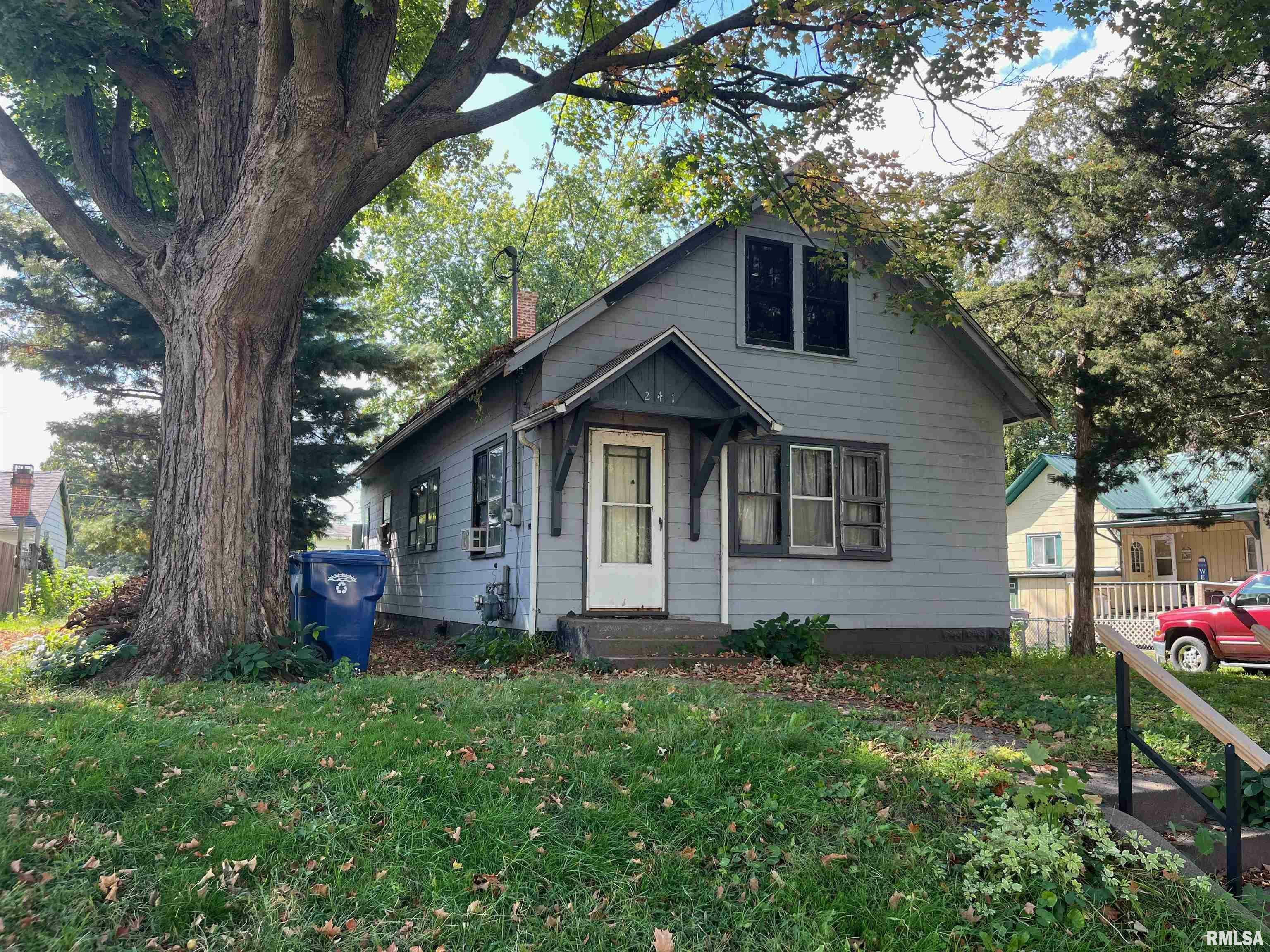 Property Photo:  241 16th Place  IA 52732 