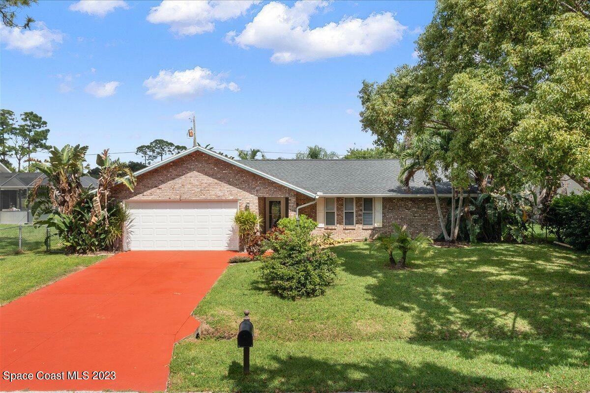 Property Photo:  865 Brisbane Street NE  FL 32907 