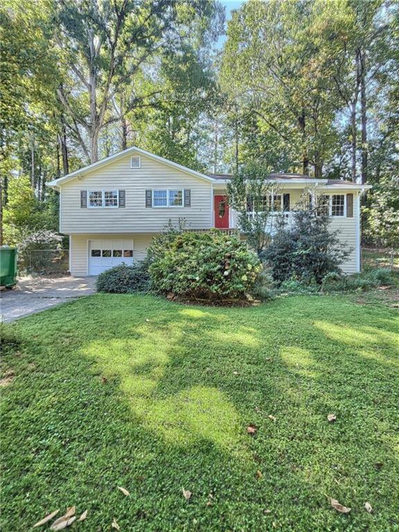 Property Photo: 504 Woodcliffe Court GA 30189
