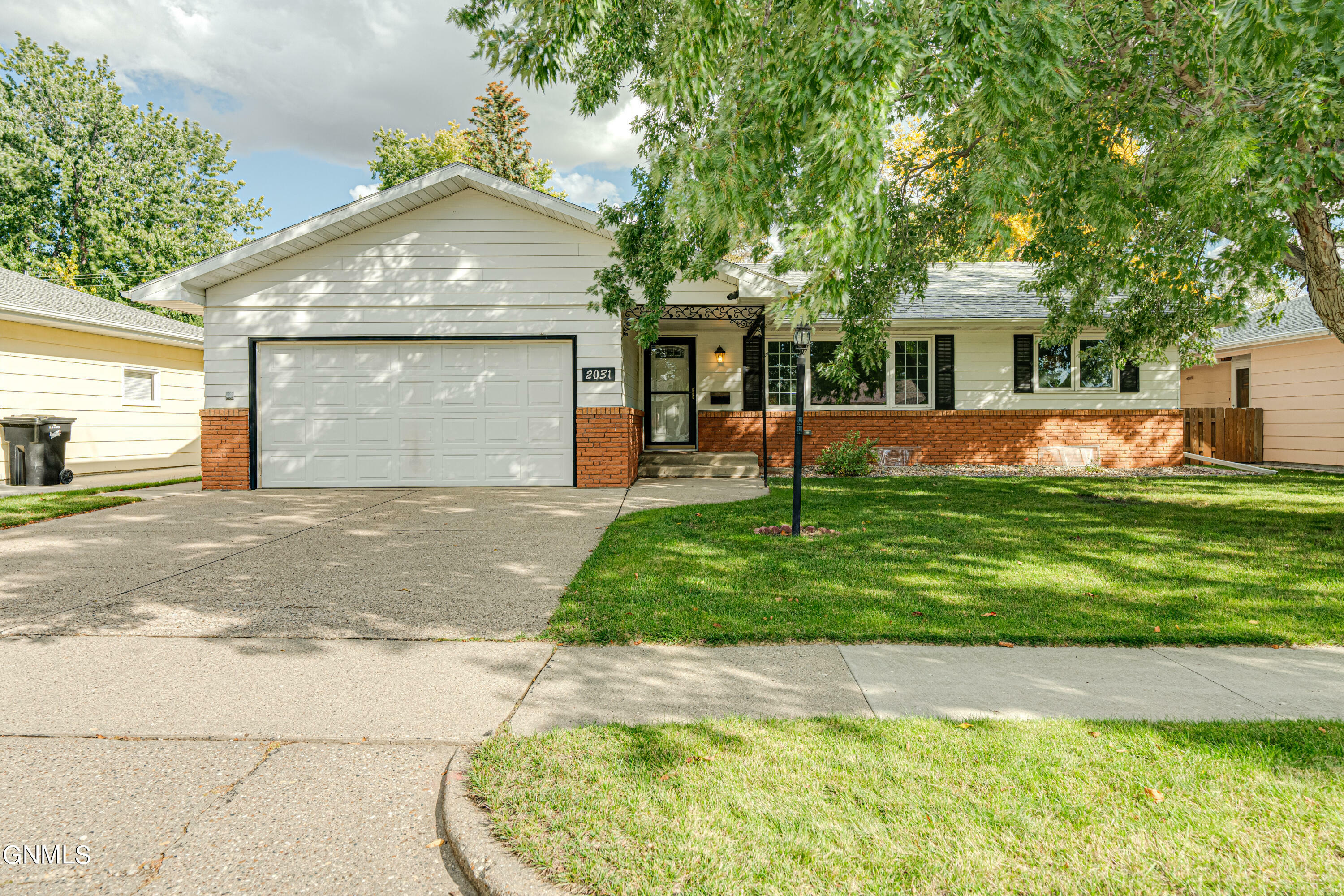 Property Photo:  2031 3rd Street  ND 58501 