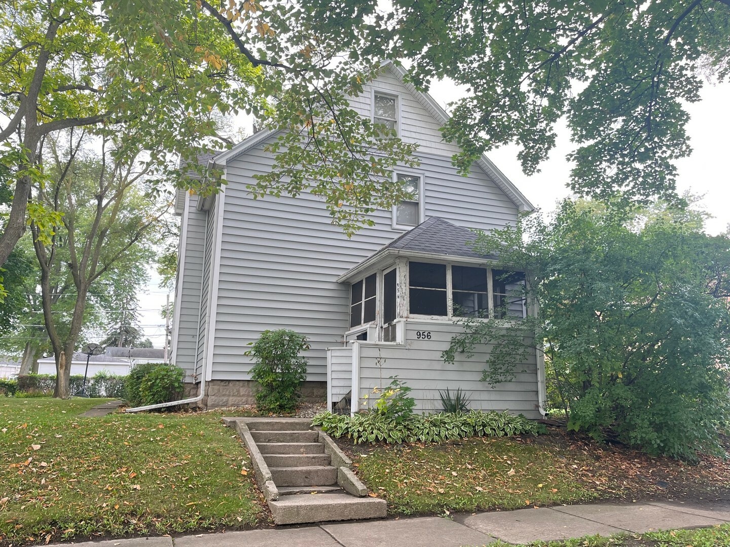 Property Photo:  956 N Race Avenue  IL 60004 