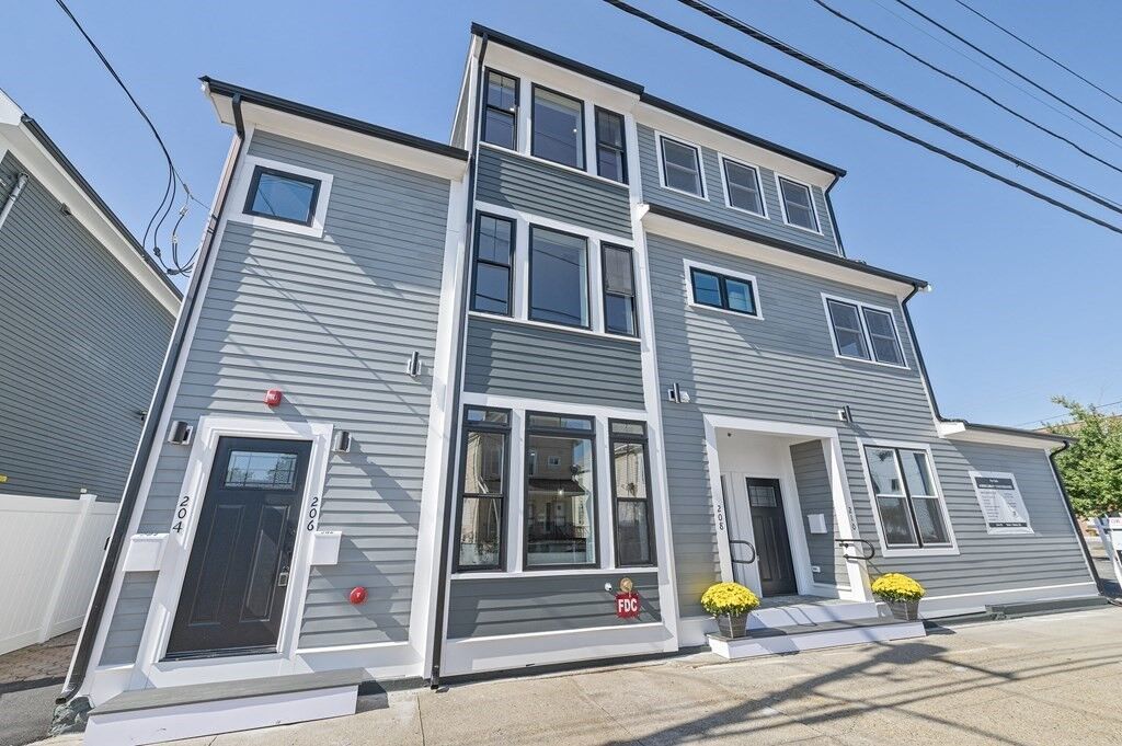 Property Photo:  208 Highland Ave 208  MA 02148 