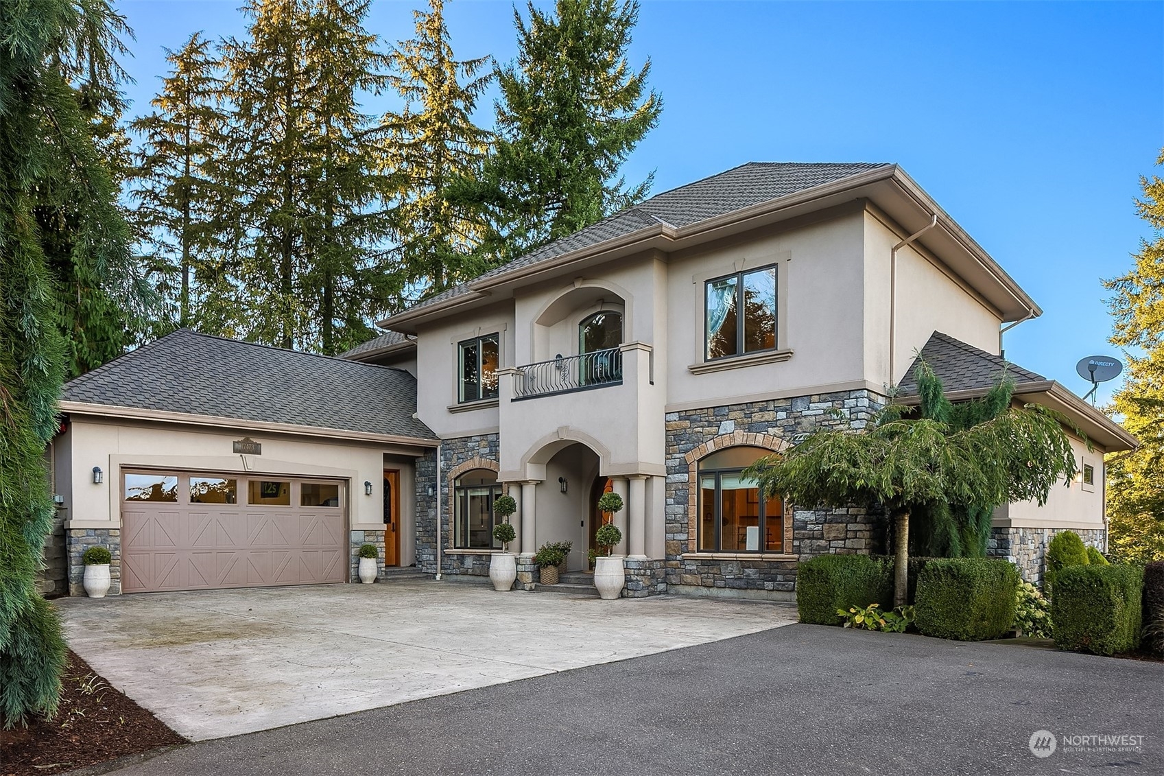 Property Photo: 17473 SE Cougar Mountain Drive WA 98006