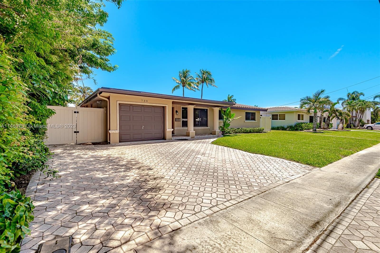 Property Photo:  730 SE 3rd Ter  FL 33060 