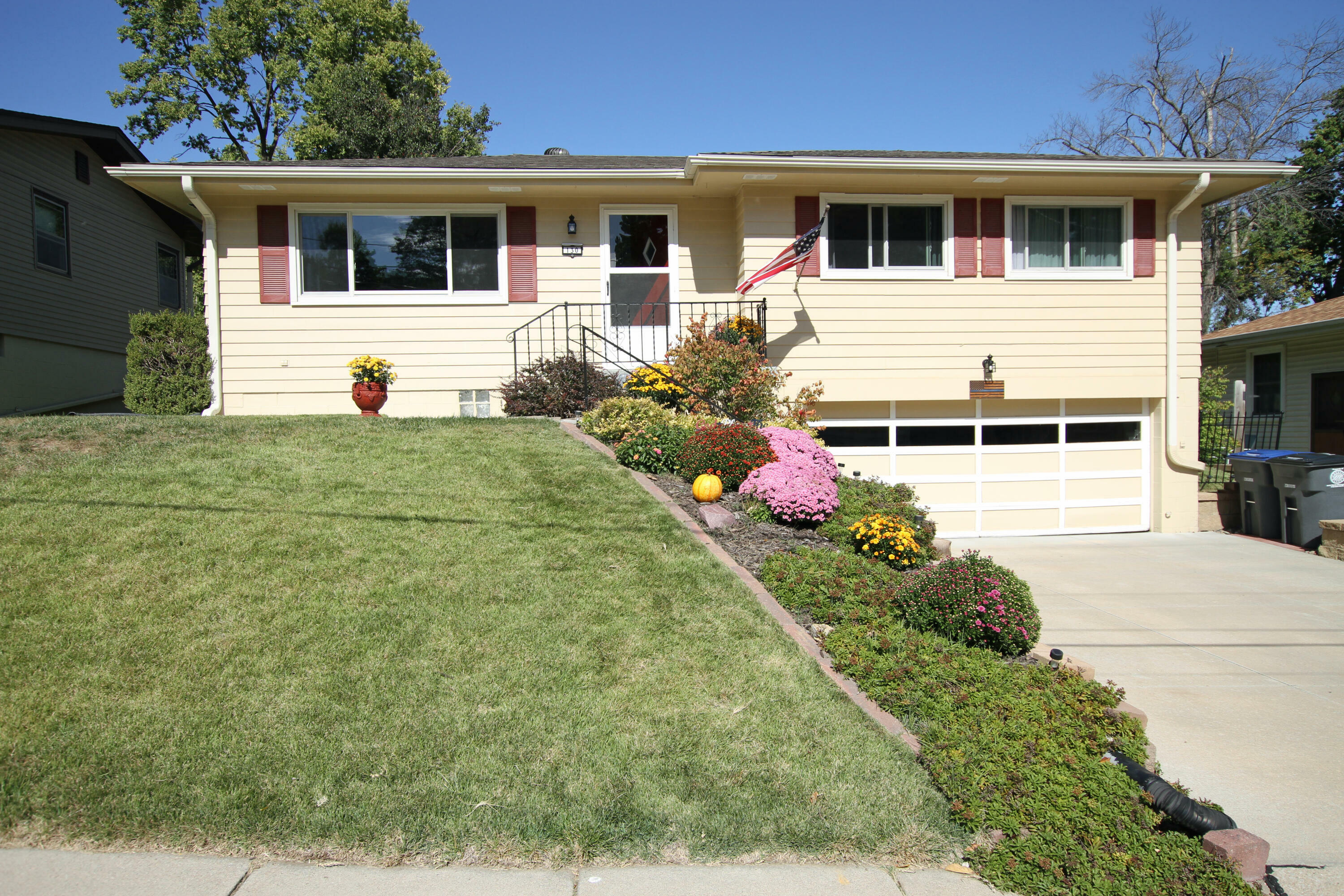 Property Photo:  130 Sylvan Drive  IA 51503 