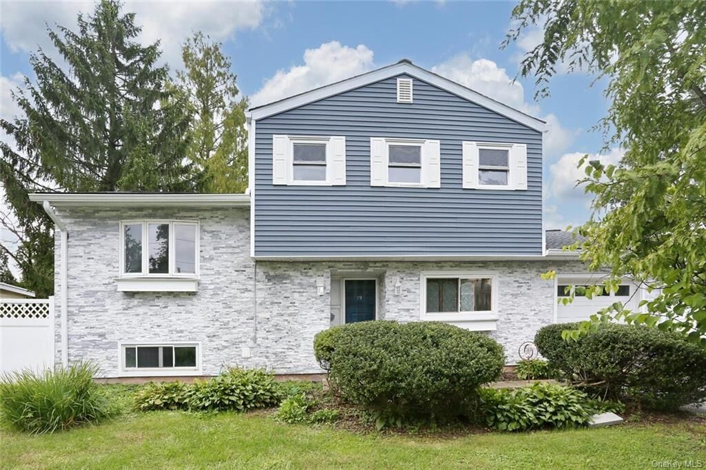 Property Photo:  19 Carlton Road  NY 10962 